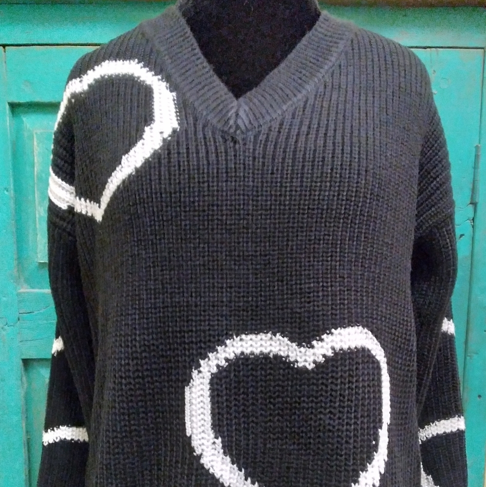 New Women's AZI NEW YORK Black and White Hearts Sweater Sz S